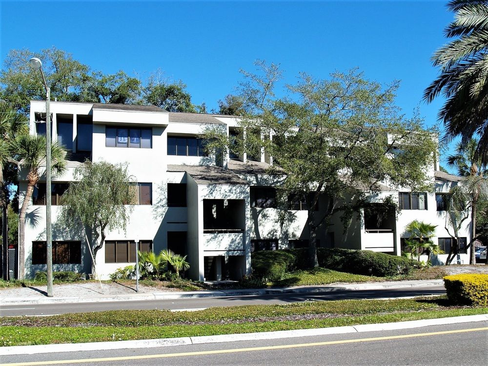 Kennedy Oaks: 3333 W Kennedy Blvd Ste 207, Tampa, FL 33609